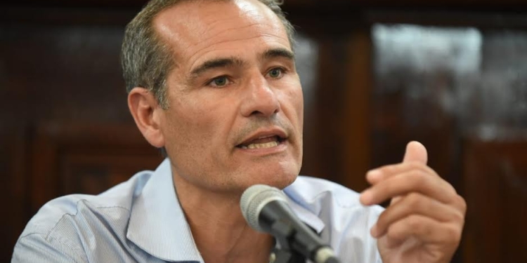 Escudero presentó tres proyectos en apoyo a los festejos con muñecos de fin de año