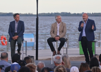 El Presidente inauguró el paseo costero de Punta Lara junto al intendente Secco