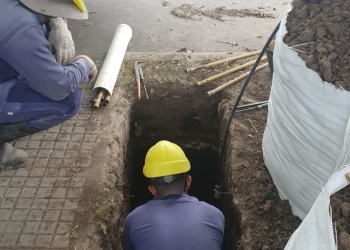 Trabajos en la red de agua en Berisso