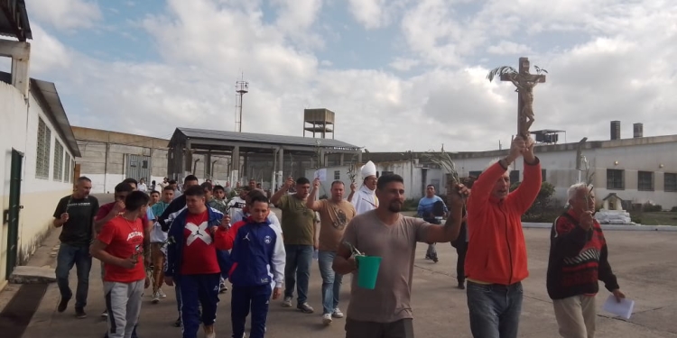 Cartas del Papa Francisco, visitas de Obispos, lavado de pies y Vía Crucis